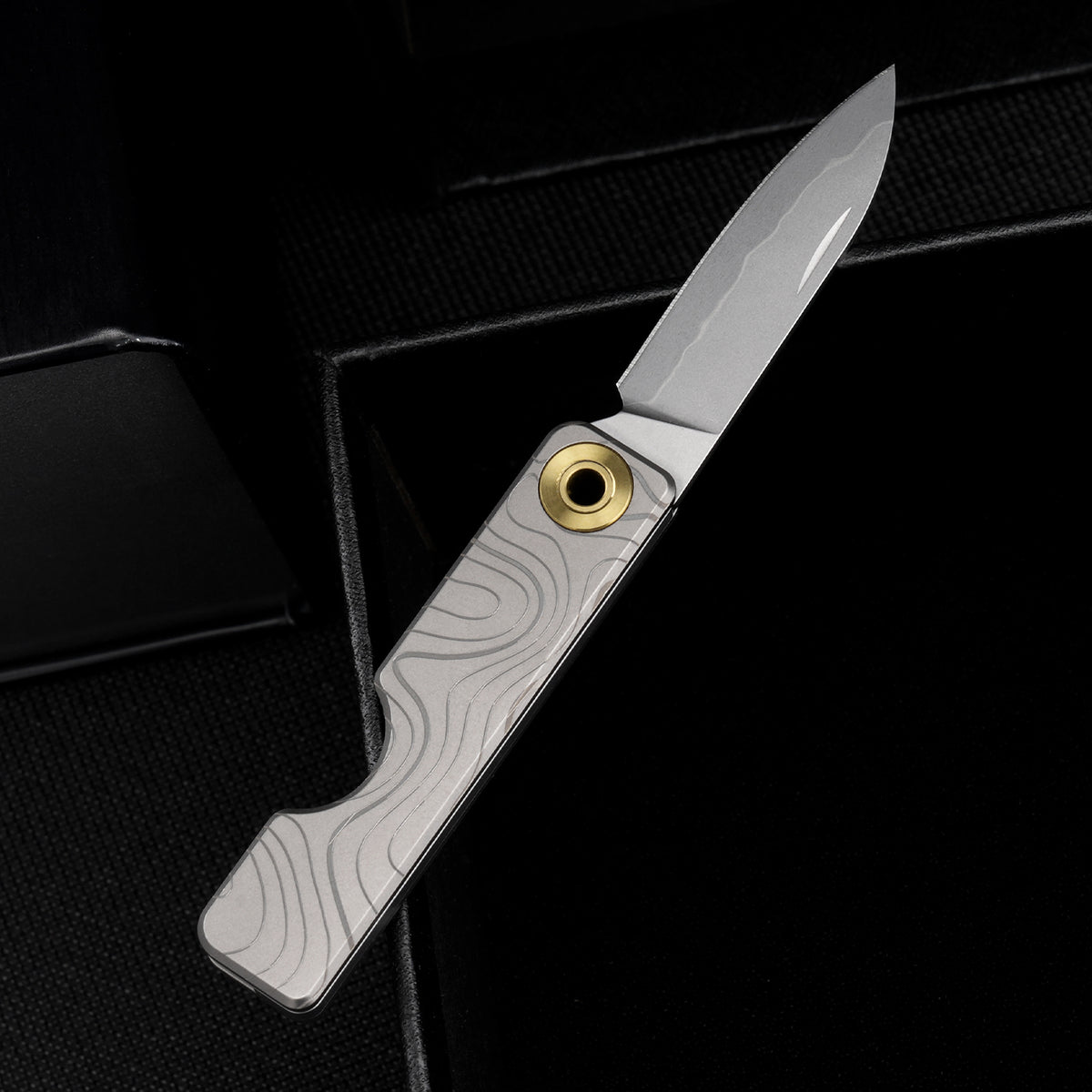 TGQ58 Grey Topo Pattern Titanium VG10 Steel Mini Folding Cutter