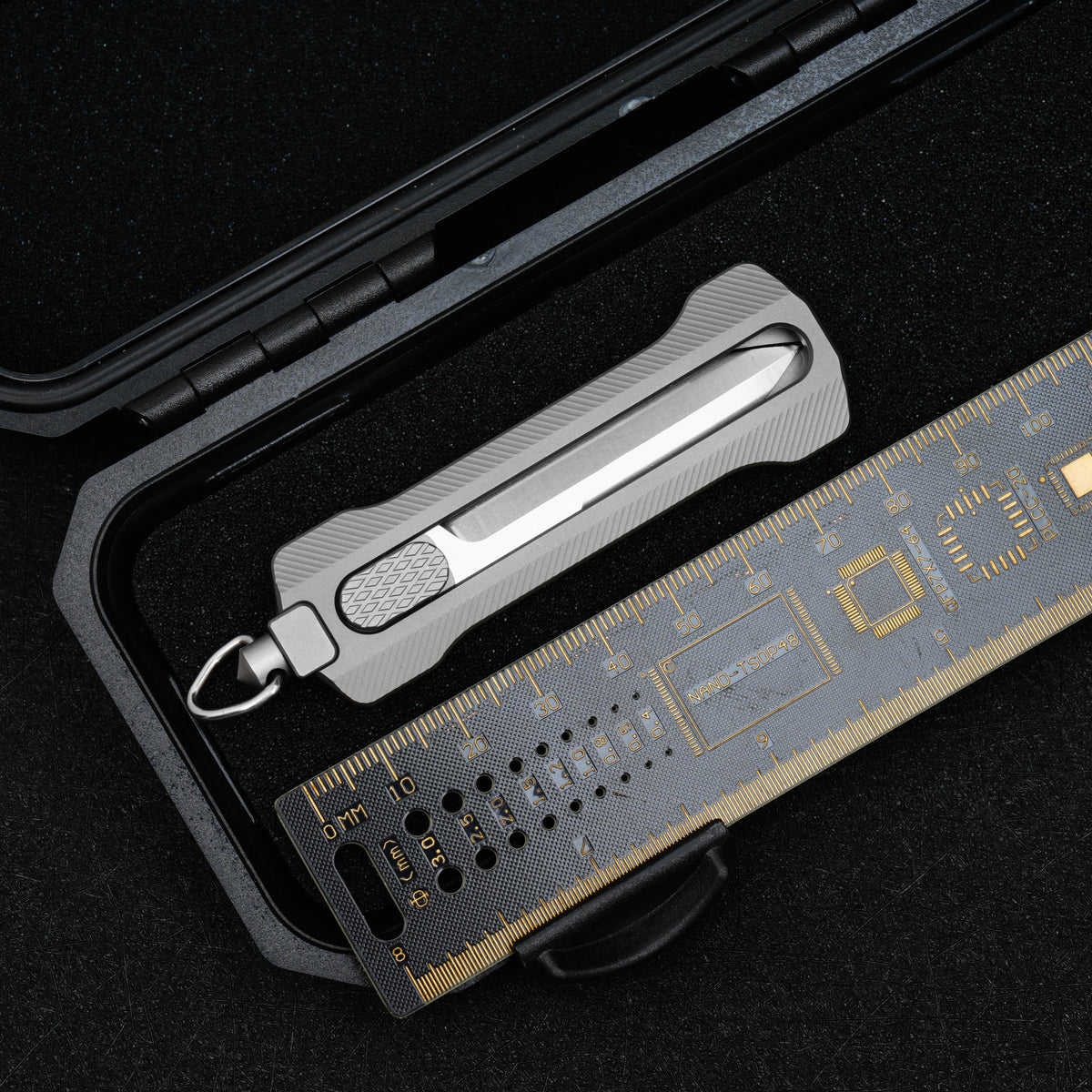 TGQ26 Titanium Gray D2 Steel Pocket Utility Cutter