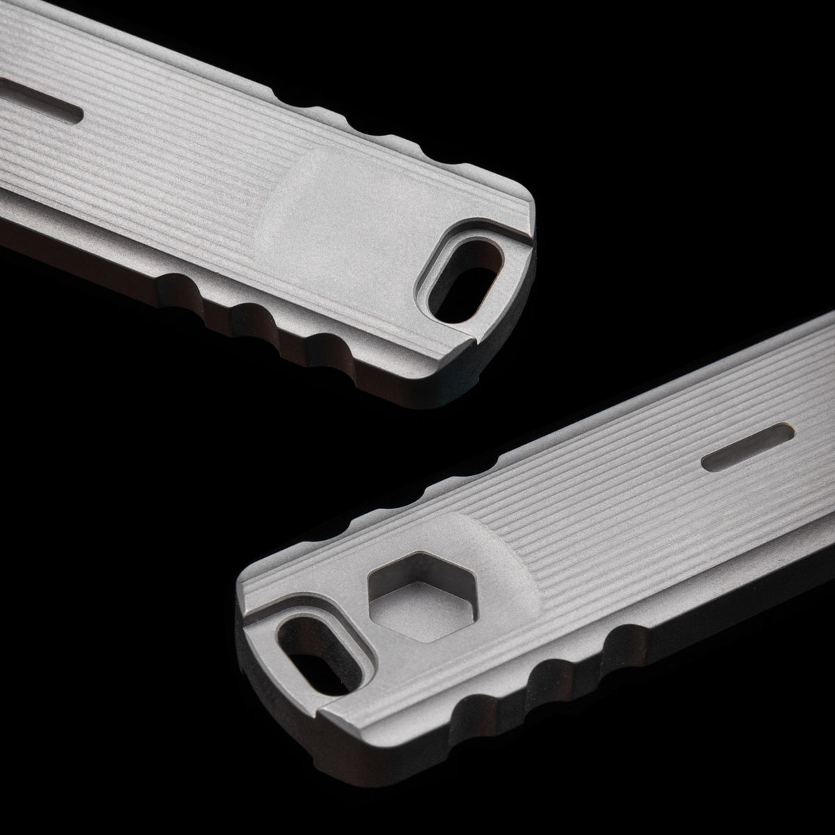 WC01E Titanium Alloy Pry Bar