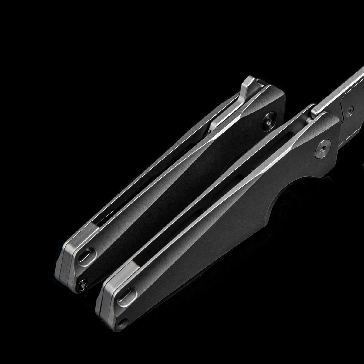 TGQ28 Titanium Stonewash Pocket Folding Utility Cutter