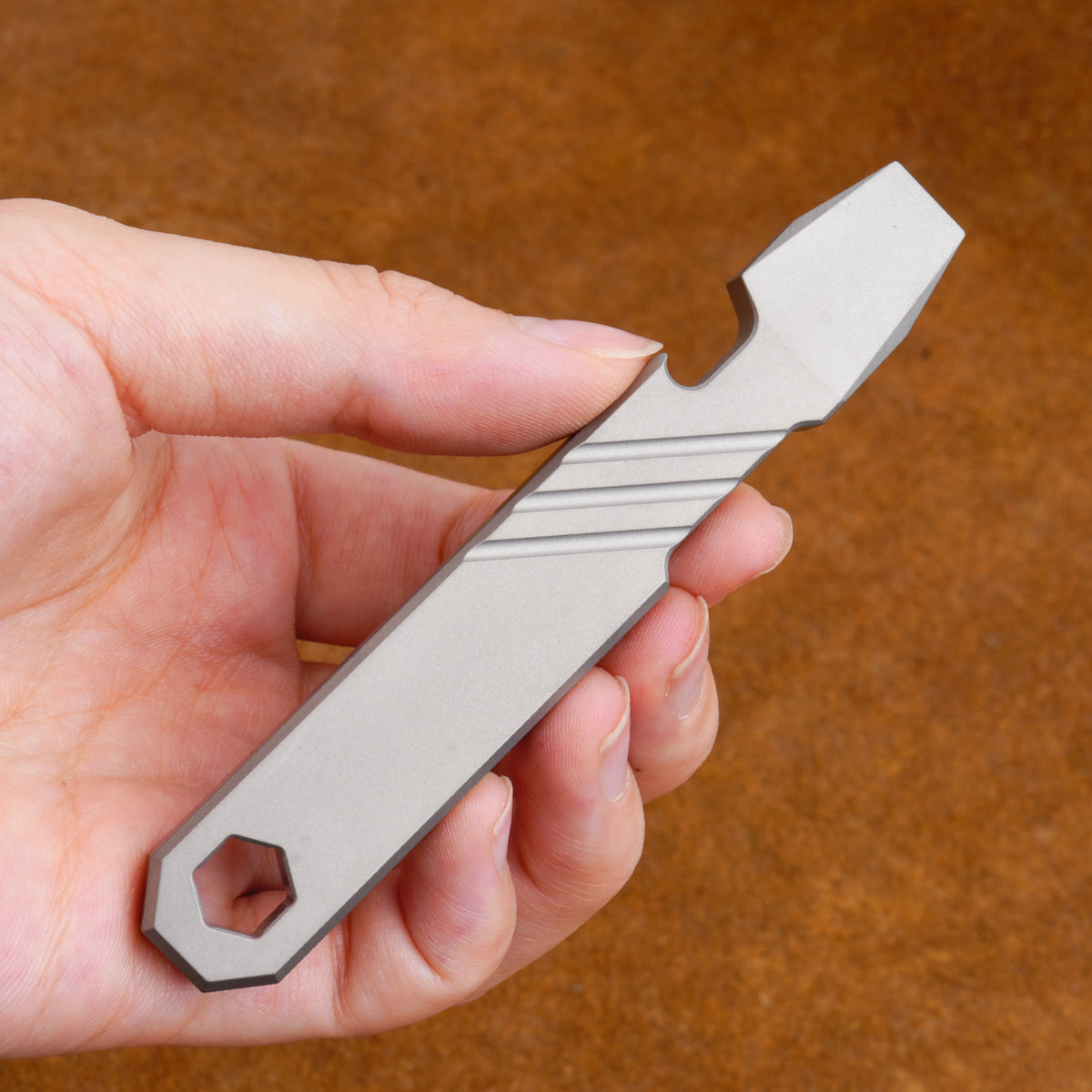 WC01D Titanium Alloy Pry Bar