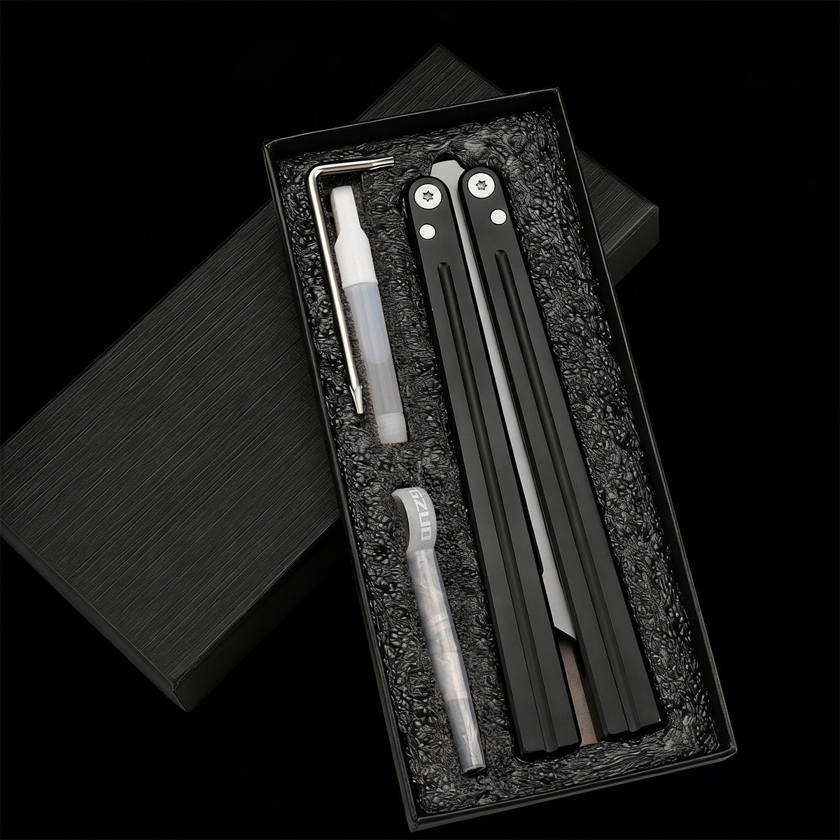 LG02 Black - Aluminum Alloy Trainer